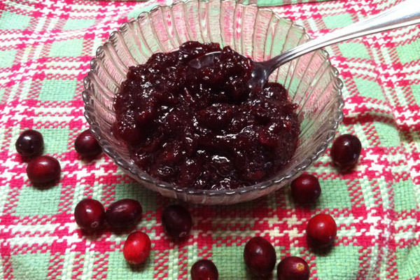 [Old Fashioned Cranberry Sauce]