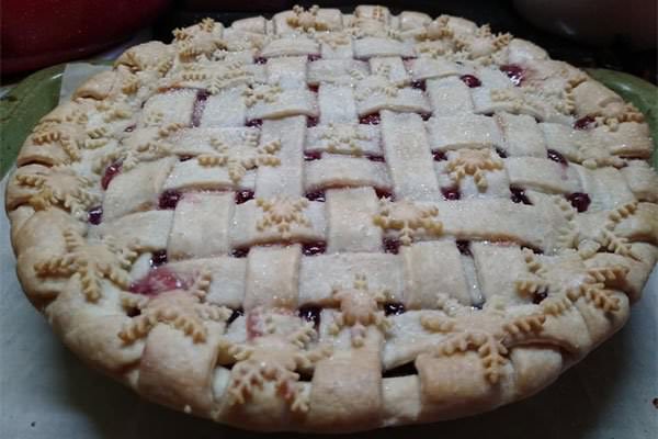 Mrs. Claus' Kitchen | Cherry Pie