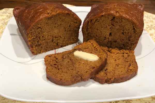 Mrs. Claus' Kitchen | Cinnamon Pumpkin Bread