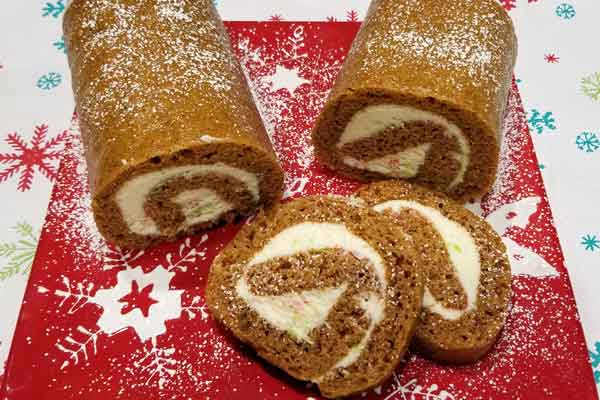 Mrs. Claus' Kitchen | Pumpkin Roll