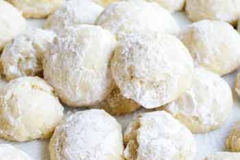 Mrs. Claus' Kitchen | Santa's Snowball Cookies